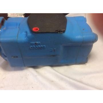 EATON CORP. VICKERS 4535V42A3886DD20282  NEW HYDRAULIC PUMP