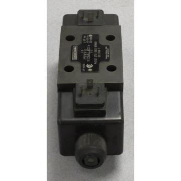 DENISON Hydraulics Directional Valve M/N:A4D02 3751 0902 B5W06 CODE: 026-57686 T