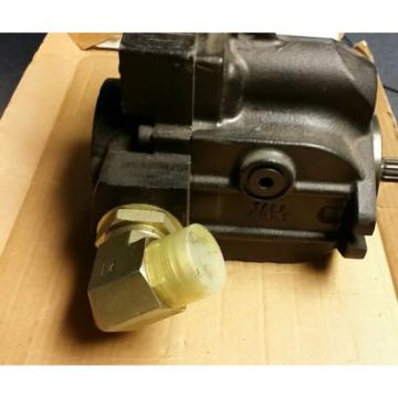 New Sauer Danfoss Hydraulic Pump L38  Model #7004613S