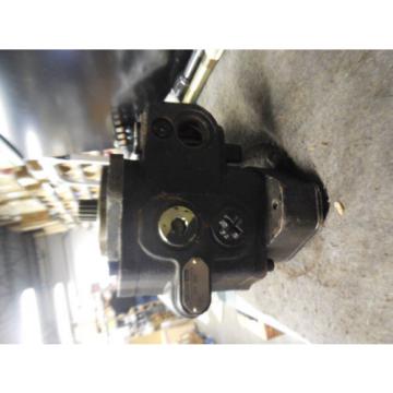 NEW CASE 401363A2 HYDRAULIC PUMP 337-9202-007 PARKER COMMERCIAL