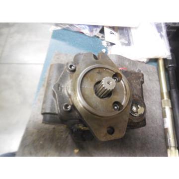 NEW CASE 401363A2 HYDRAULIC PUMP 337-9202-007 PARKER COMMERCIAL