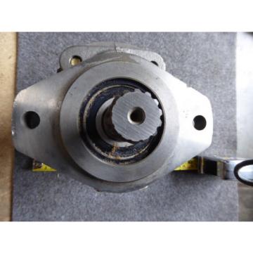 NEW PERMCO HYDRAULIC PUMP # M5000A7861DZA206