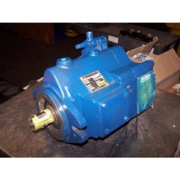 NEW PARKER HYDRAULIC VARIABLE VOLUME PISTON PUMP PVP76302R2M10  76 cc/rev