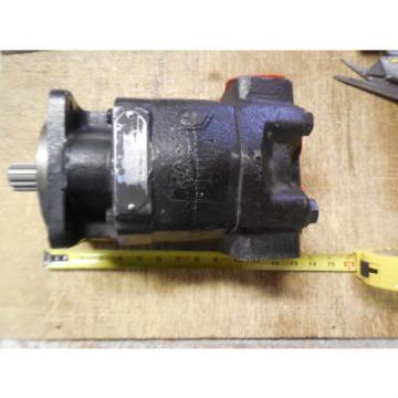 NEW PARKER COMMERCIAL HYDRAULIC PUMP # 323-9210-054