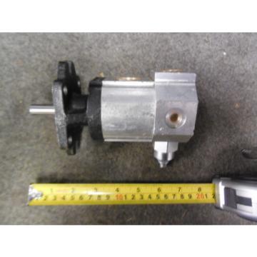 NEW FABCO HYDRAULIC PUMP # PLM10.6.3G0-36R8-L0B/0C-N-L