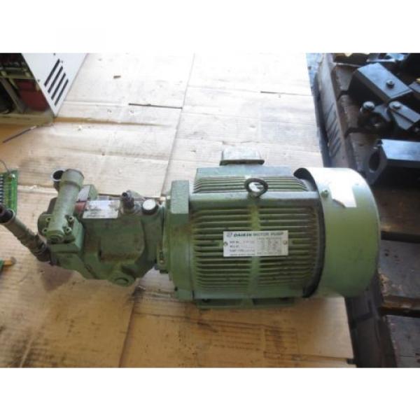 DAIKIN 3 PHASE INDUCTION MOTOR M15A1-3-30 PUMP V15A1R-40 CNC #1 image