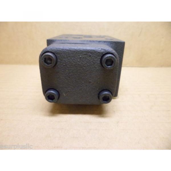 NACHI OC-G03-T1-J30 HYDRAULIC MODULAR VALVE NOS #6 image