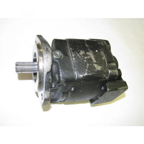 New Parker 326-9110-490 Hydraulic Pump #1 image