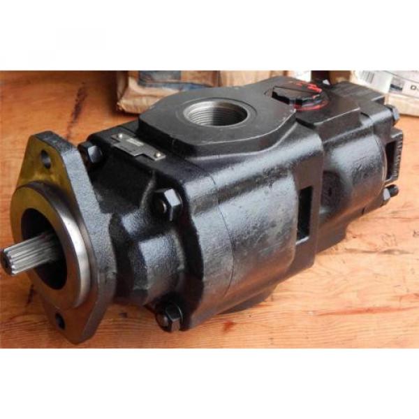 NEW!  Parker Hydraulic Pump  7049520004 #1 image